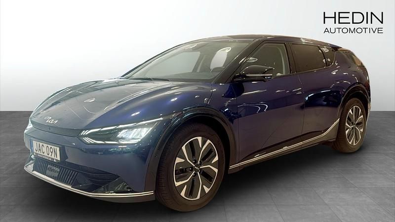 Blå (blue) Begagnad 2022 Kia EV6 Plus SUV | 439 900 kr - Bild 1/4