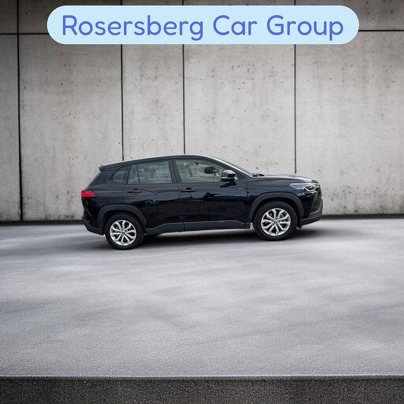 Begagnad Toyota Corolla Cross Active 198 HK (145 kW) 2023 Svart SUV