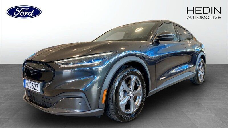 Grå (grey) Begagnad 2022 Ford Mustang Mach-E Standard Range SUV | 339 900 kr (Bra pris) - Bild 1/4