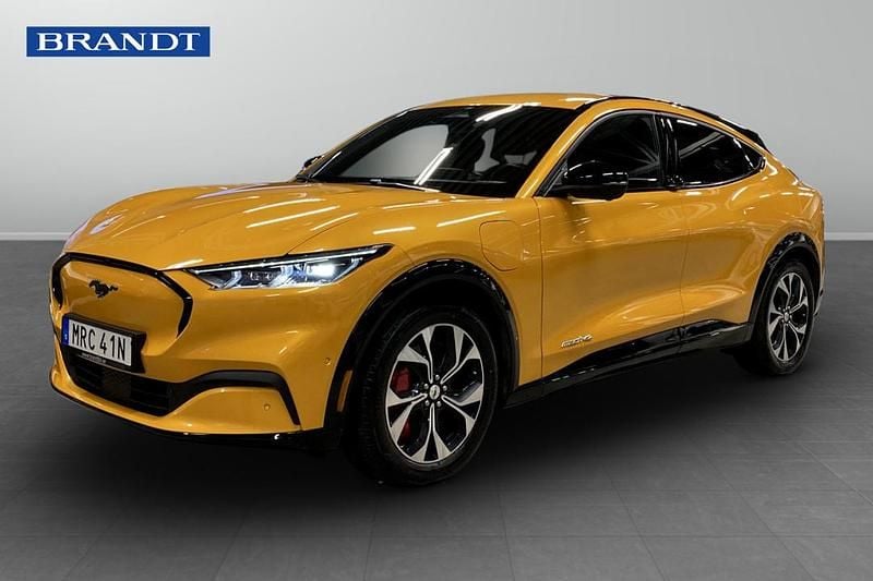 Orange Begagnad 2022 Ford Mustang Mach-E Standard Range SUV | 349 900 kr (Bra pris) - Bild 1/4