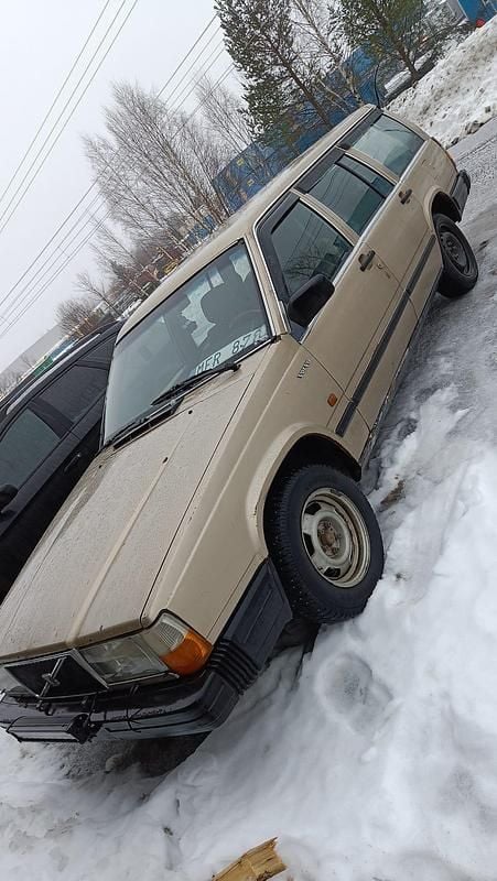 Begagnad Volvo 740 113 HK (83 kW) 1987 Kombi