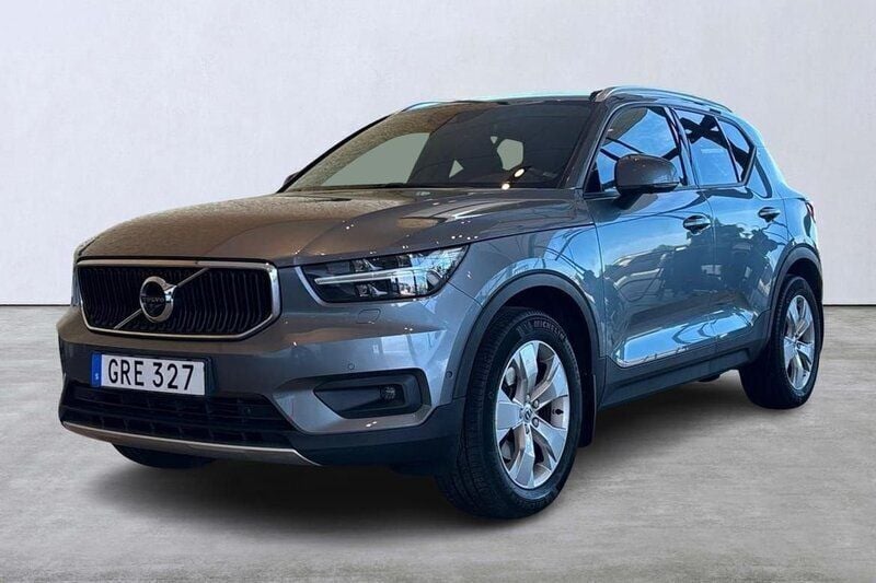 Grå Begagnad 2018 Volvo XC40 Momentum SUV | 324 900 kr (Lite dyr) - Bild 1/4