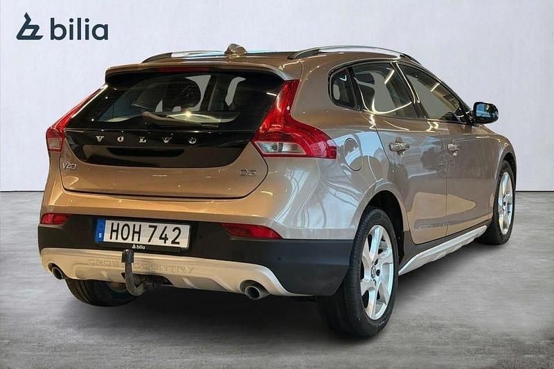 Begagnad Volvo V40 CC Summum 150 HK (110 kW) 2015 Brun Kombi