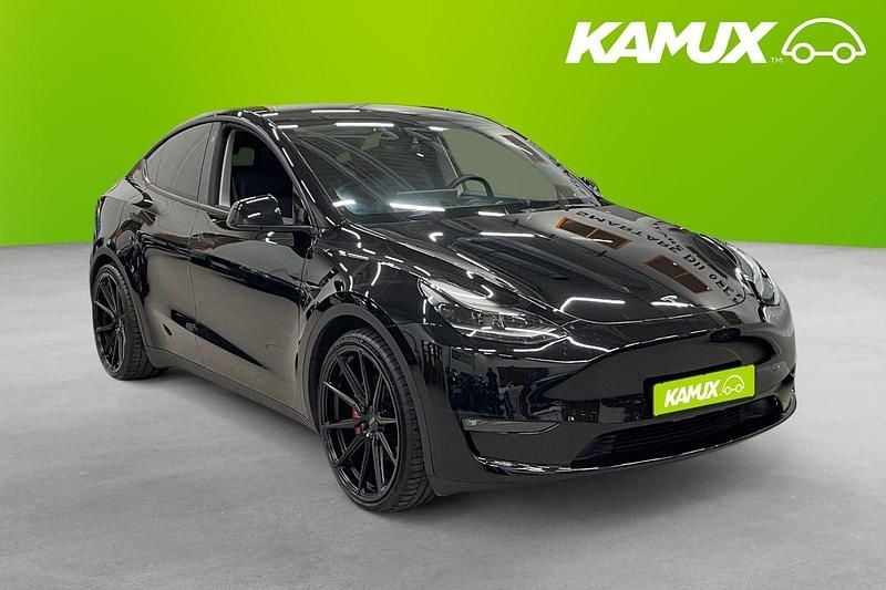 Svart Begagnad 2022 Tesla Model Y Performance SUV | 449 700 kr (Marknadspris) - Bild 1/4