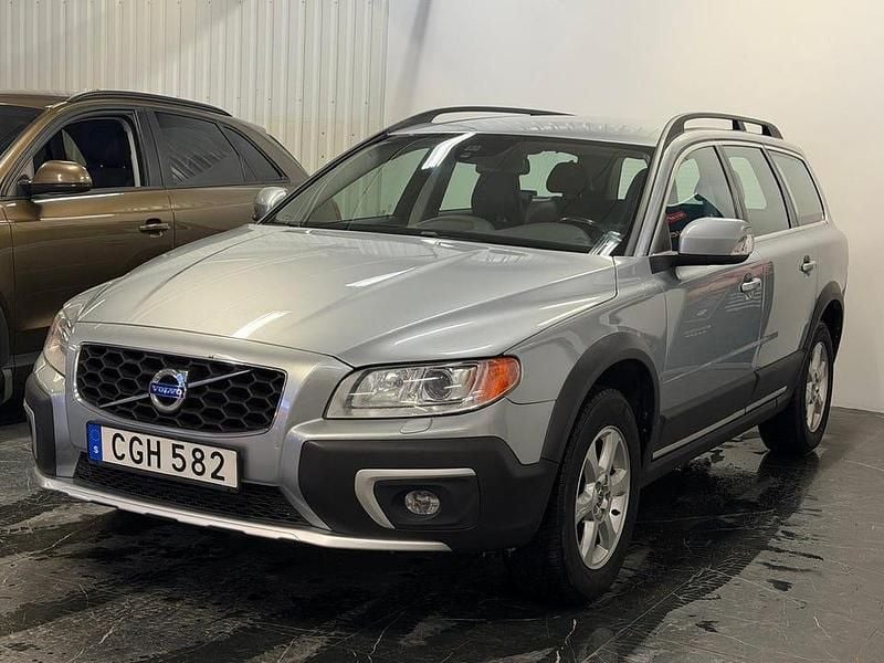 Begagnad Volvo XC70 Summum 181 HK (133 kW) 2014 Silver Kombi
