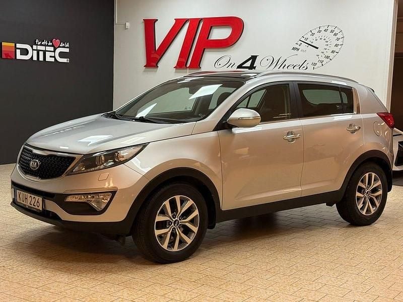 Grå Begagnad 2015 Kia Sportage SUV | 129 800 kr (Lite dyr) - Bild 1/4