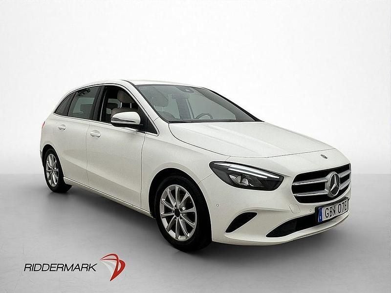 Begagnad Mercedes B180 136 HK (100 kW) 2019 Vit Minibuss