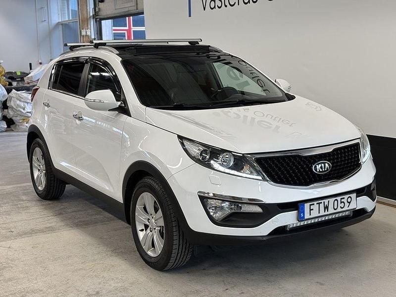 Vit Begagnad 2015 Kia Sportage SUV | 119 900 kr (Lite dyr) - Bild 1/3