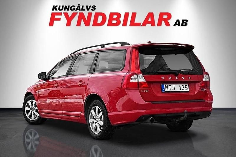 Begagnad Volvo V70 R-Design 180 HK (132 kW) 2012 Röd Kombi