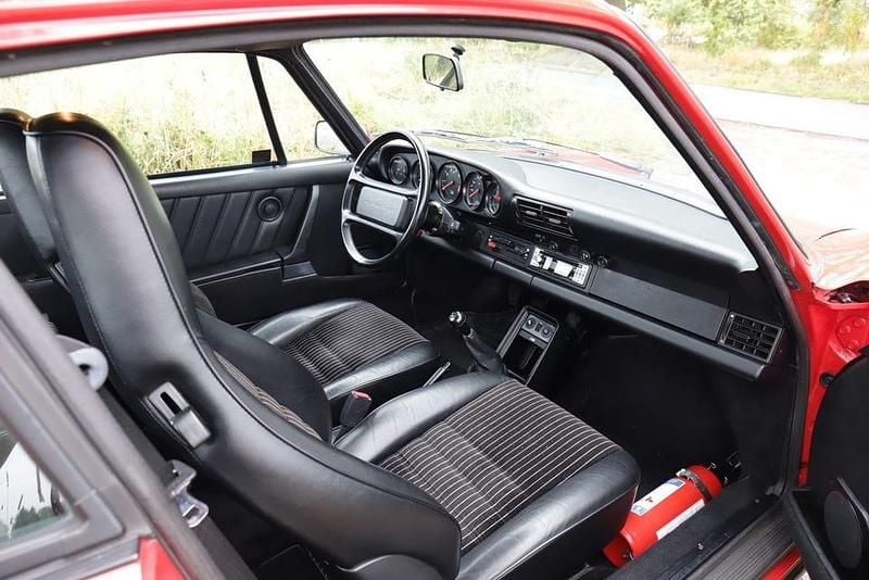Begagnad Porsche 911 Carrera 231 HK (169 kW) 1986