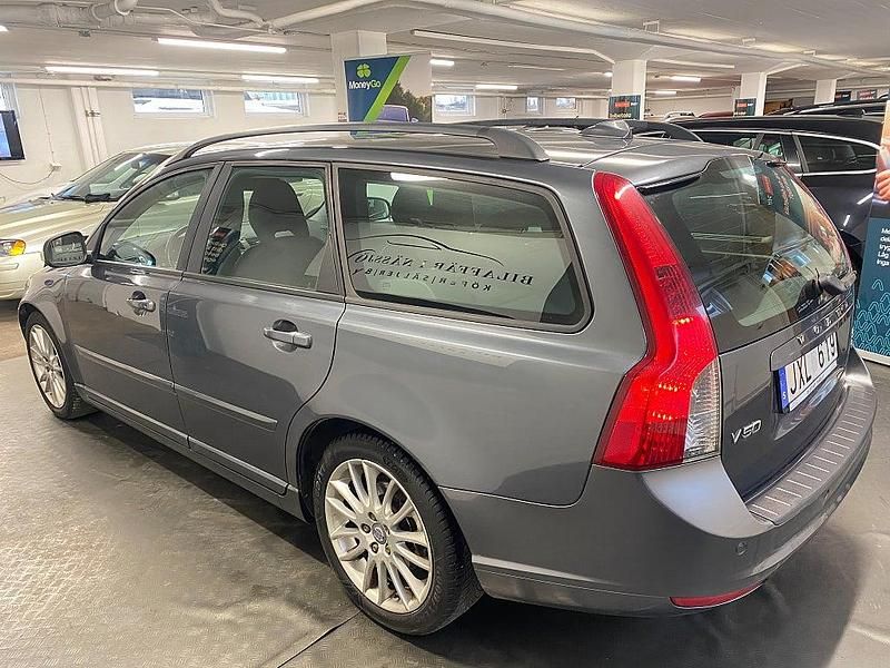 Begagnad Volvo V50 Momentum 125 HK (91 kW) 2009 Grå Kombi