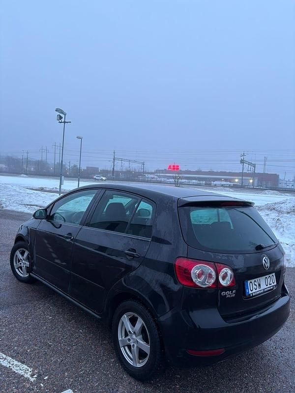 Begagnad 2010 VW Golf Plus Cross Minibuss | 35 000 kr (Marknadspris) - Bild 1/4