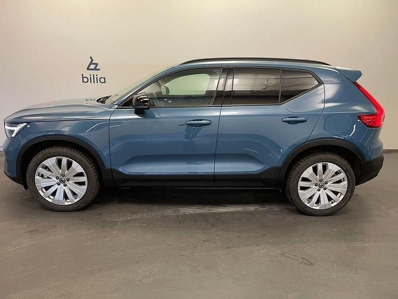 Begagnad Volvo EX40 Core 188 kW (256 HK) 2024 Blå SUV