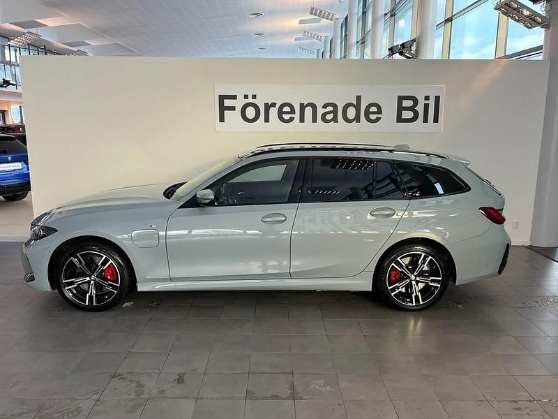 Begagnad BMW 330 M Sport 184 HK (135 kW) 2025 Brooklyn grå metallic Kombi