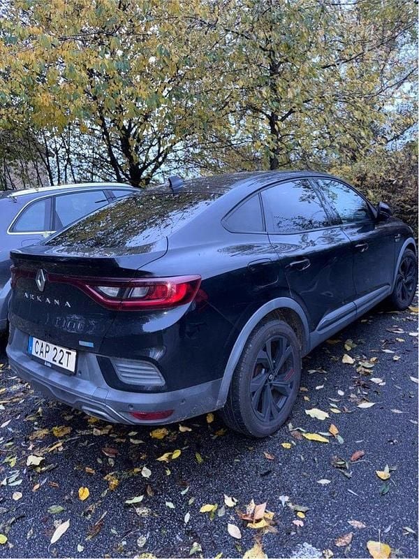 Svart Begagnad 2022 Renault Arkana RS Line SUV | 220 000 kr (Marknadspris) - Bild 1/4