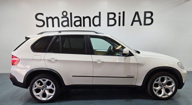 Vit Begagnad 2009 BMW X5 Sport Line SUV | 119 900 kr (Marknadspris) - Bild 1/4