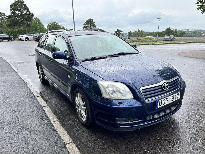 Blå Begagnad 2003 Toyota Avensis Kombi | 8 500 kr (Bra pris) - Bild 1/4