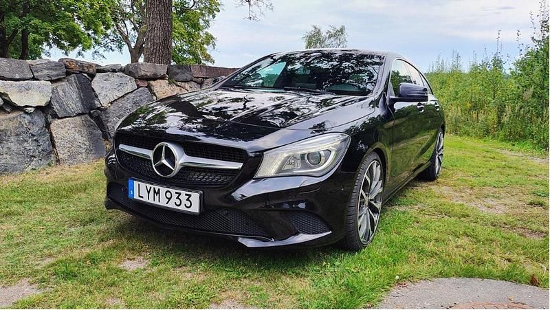 Svart Begagnad 2016 Mercedes CLA200 Shooting Brake Kombi | 179 000 kr (Marknadspris) - Bild 1/4