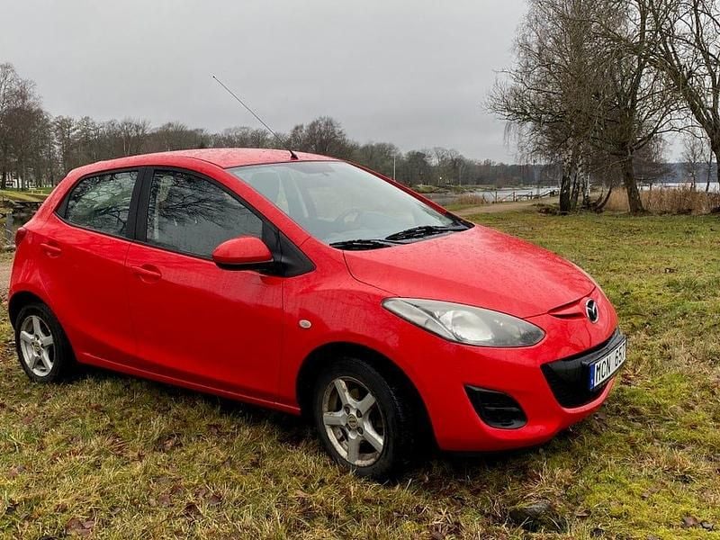 Begagnad 2011 Mazda 2 Halvkombi | 40 000 kr (Marknadspris) - Bild 1/4