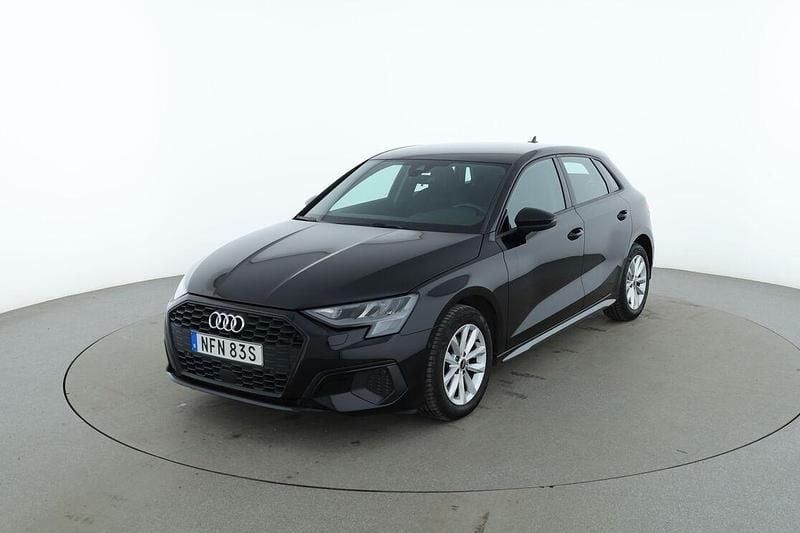 Svart Begagnad 2022 Audi A3 | 229 000 kr (Marknadspris) - Bild 1/3