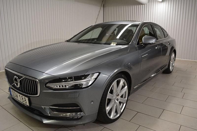 Grå Begagnad 2017 Volvo S90 Inscription Sedan | 269 000 kr (Lite dyr) - Bild 1/3