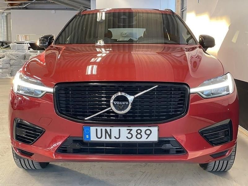 Begagnad Volvo XC60 R-Design 303 HK (222 kW) 2021 Röd SUV