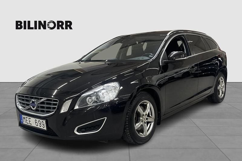 Svart Begagnad 2011 Volvo V60 Kombi | 84 400 kr (Lite dyr) - Bild 1/4