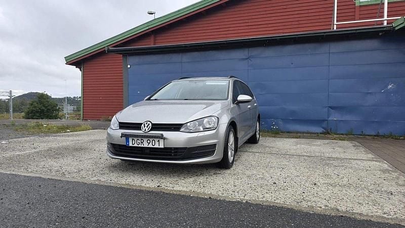 Silver Begagnad 2014 VW Golf VII Kombi | 48 500 kr (Superpris) - Bild 1/4
