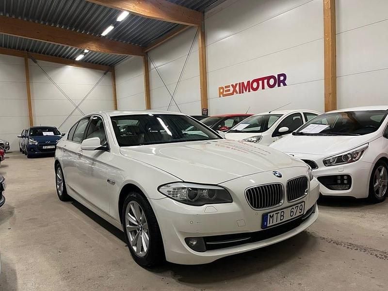 Begagnad BMW 520 184 HK (135 kW) 2012 Vit Sedan