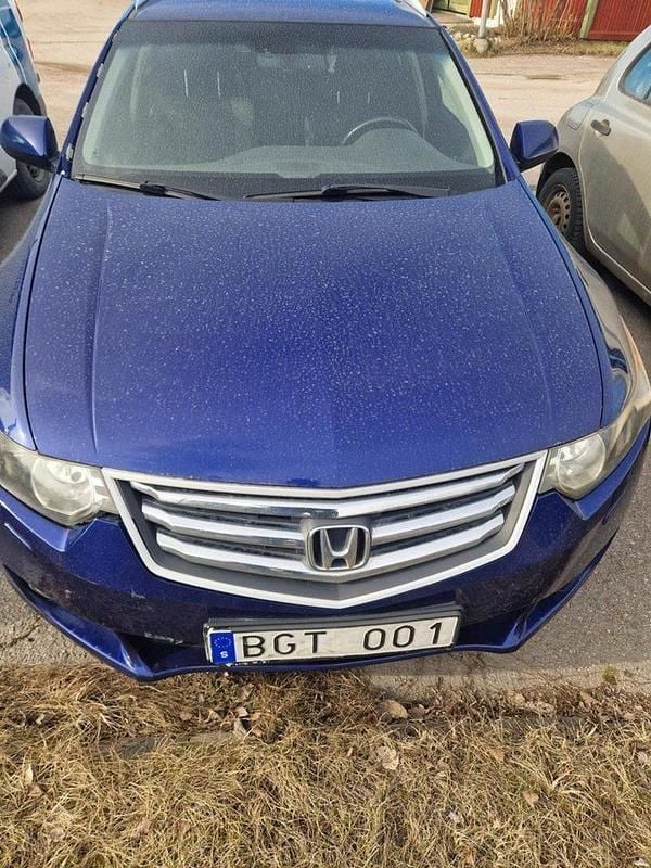 Blå Begagnad 2009 Honda Accord Elegance Kombi | 40 000 kr (Marknadspris) - Bild 1/4