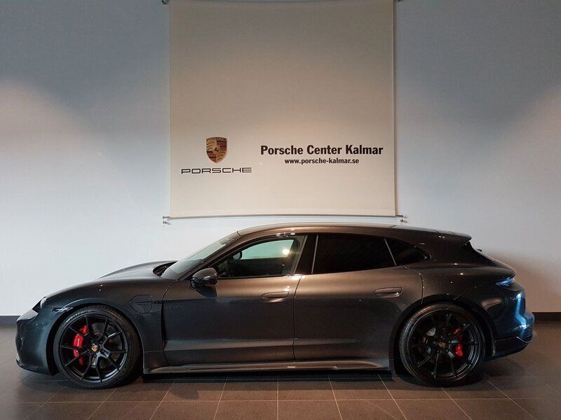 Begagnad 2023 Porsche Taycan GTS Sport Turismo Sedan | 1 195 000 kr - Bild 1/4