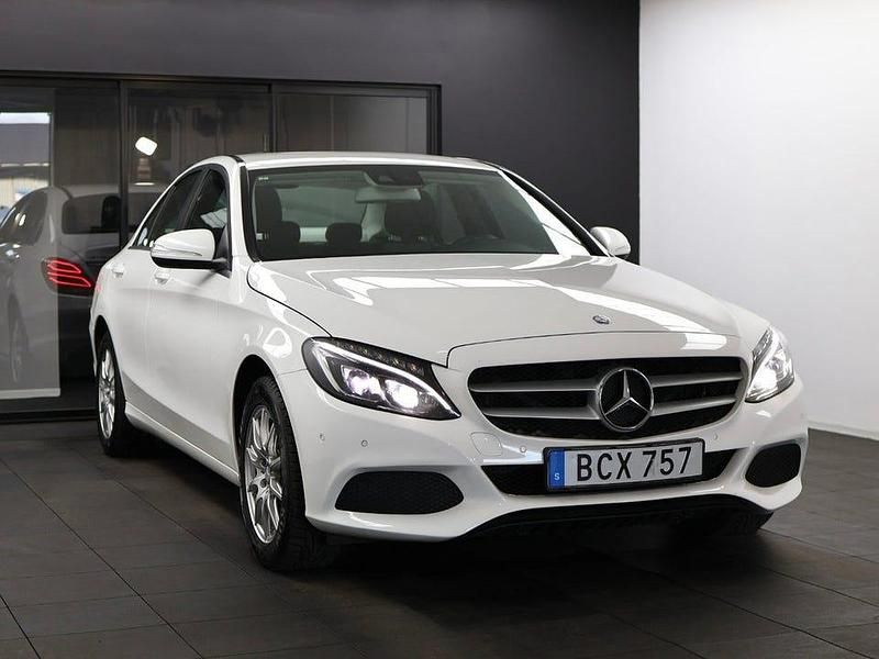 Begagnad Mercedes C220 173 HK (127 kW) 2015 Vit