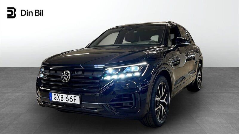 Svart Begagnad 2021 VW Touareg R SUV | 559 800 kr (Superpris) - Bild 1/4