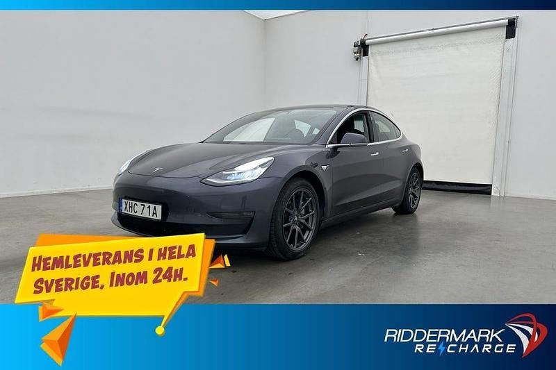 Grå Begagnad 2020 Tesla Model 3 Long Range AWD Sedan | 268 900 kr (Bra pris) - Bild 1/3