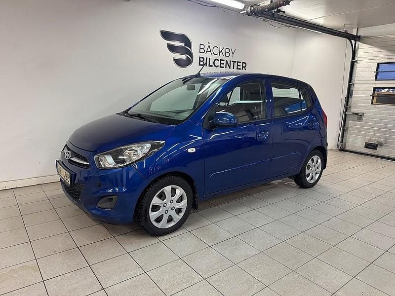 Mörkblå Begagnad 2012 Hyundai i10 Premium Halvkombi | 58 000 kr (Marknadspris) - Bild 1/4