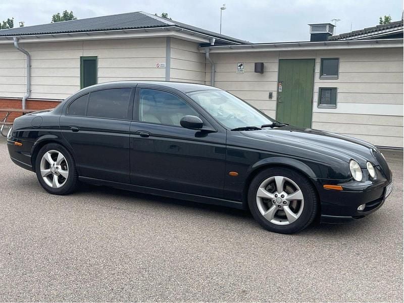 Svart Begagnad 2003 Jaguar S-Type S Sedan | 45 000 kr - Bild 1/3