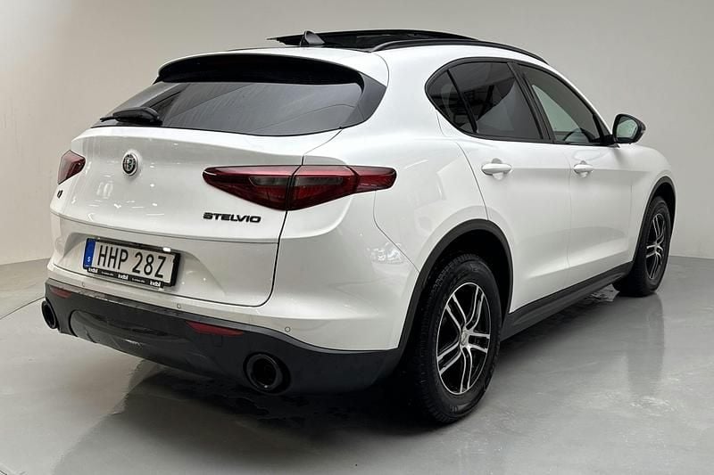 Begagnad Alfa Romeo Stelvio Tech Edition 280 HK (205 kW) 2019 Vit SUV