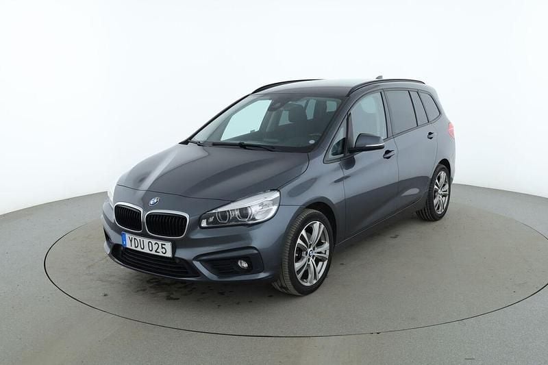 Grå Begagnad 2016 BMW 218 Gran Tourer Advantage Minibuss | 133 000 kr (Marknadspris) - Bild 1/3