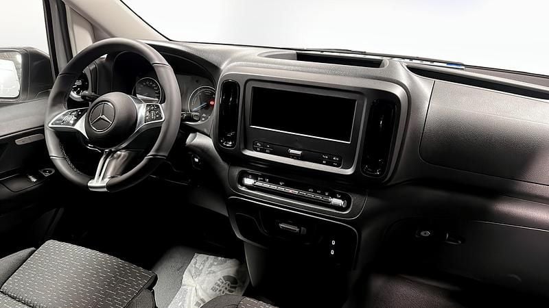 Begagnad Mercedes e-Vito 85 kW (116 HK) 2024 Minibuss