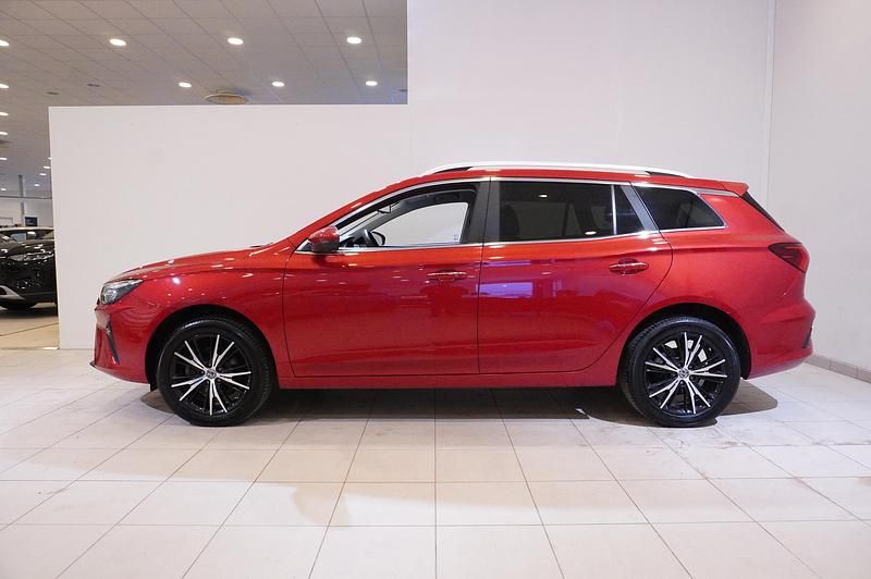 Begagnad MG MG5 EV Long Range 114 kW (156 HK) 2022 Röd Kombi