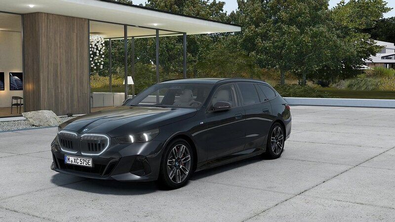 Grå/silver Begagnad 2024 BMW i5 M Sport Sedan | 749 900 kr - Bild 1/4