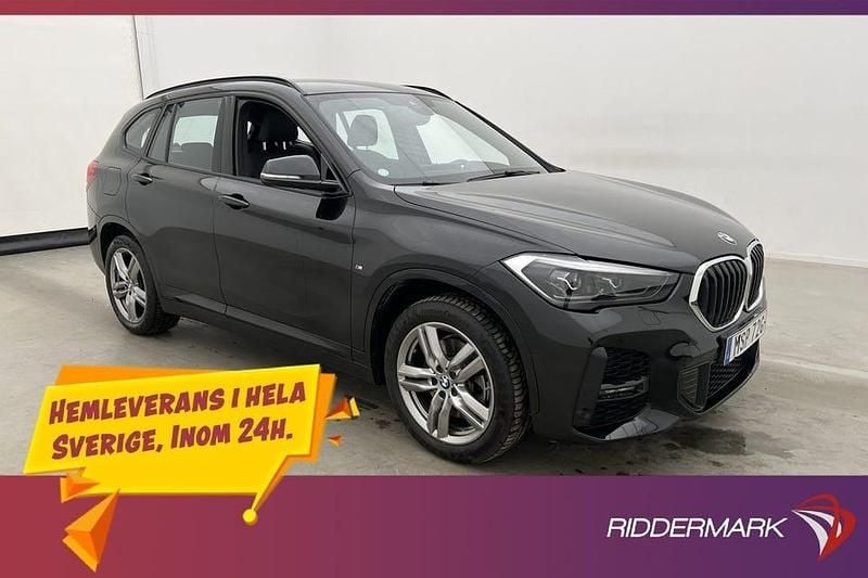 Svart Begagnad 2021 BMW X1 SUV | 324 800 kr (Marknadspris) - Bild 1/3