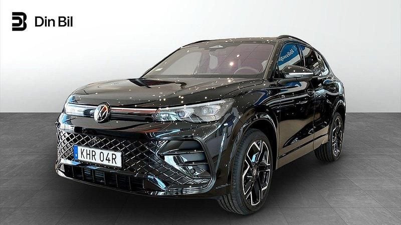 Svart Ny 2025 VW Tiguan R-line SUV | 599 900 kr (Dyr) - Bild 1/4