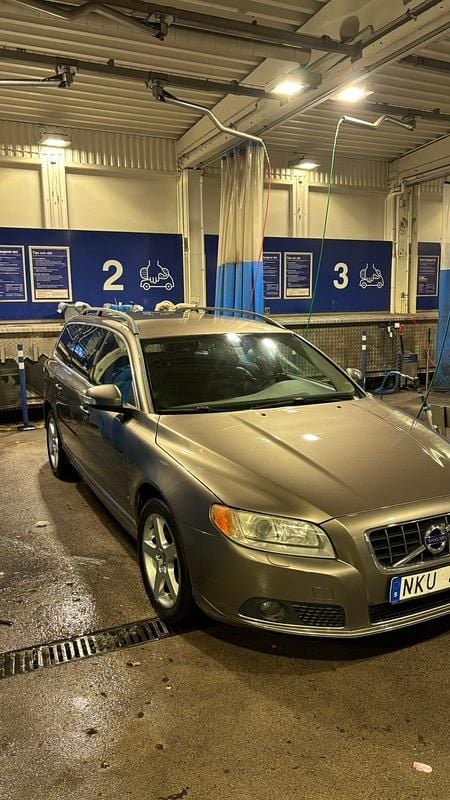 Begagnad Volvo V70 Momentum 145 HK (106 kW) 2010 Kombi