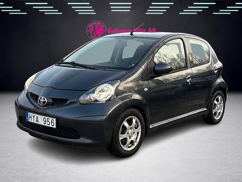 Mörkgrå Begagnad 2008 Toyota Aygo Halvkombi | 22 900 kr (Marknadspris) - Bild 1/4