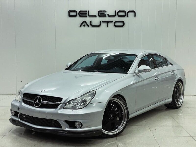 Vit (silver) Begagnad 2005 Mercedes CLS55 AMG AMG Sportkupé | 259 900 kr - Bild 1/4