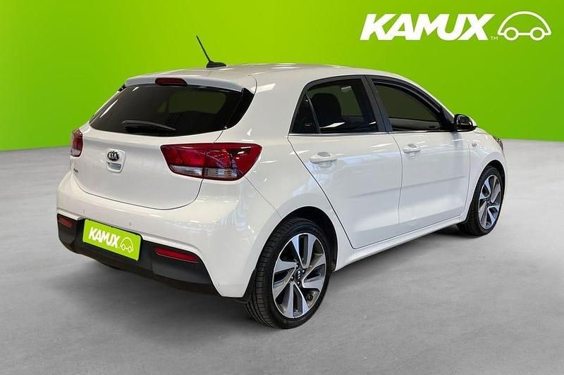 Begagnad Kia Rio 99 HK (72 kW) 2017 Vit Halvkombi