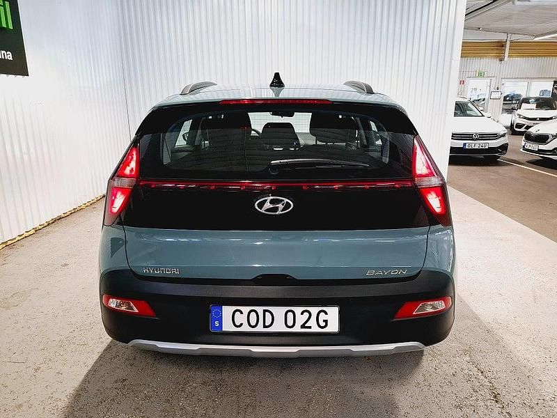 Begagnad Hyundai Bayon Essential 101 HK (74 kW) 2023 Grön SUV