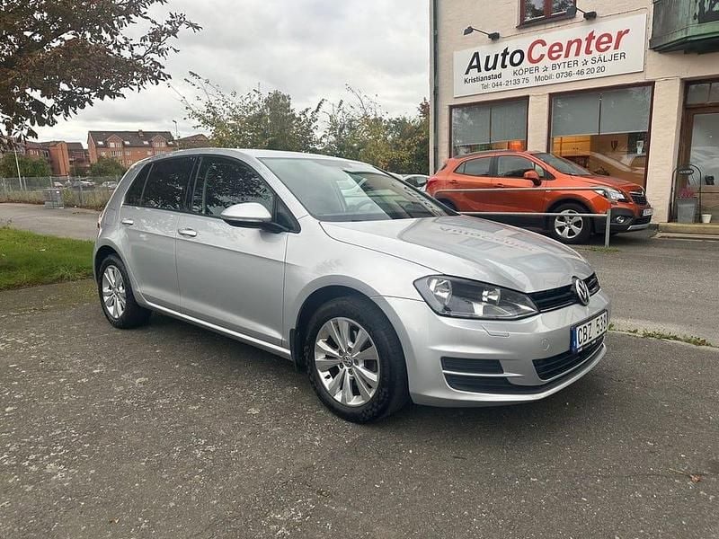 Silver Begagnad 2013 VW Golf VII Halvkombi | 89 000 kr (Marknadspris) - Bild 1/4