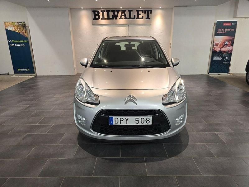 Silver Begagnad 2011 Citroën C3 Halvkombi | 59 900 kr (Marknadspris) - Bild 1/4